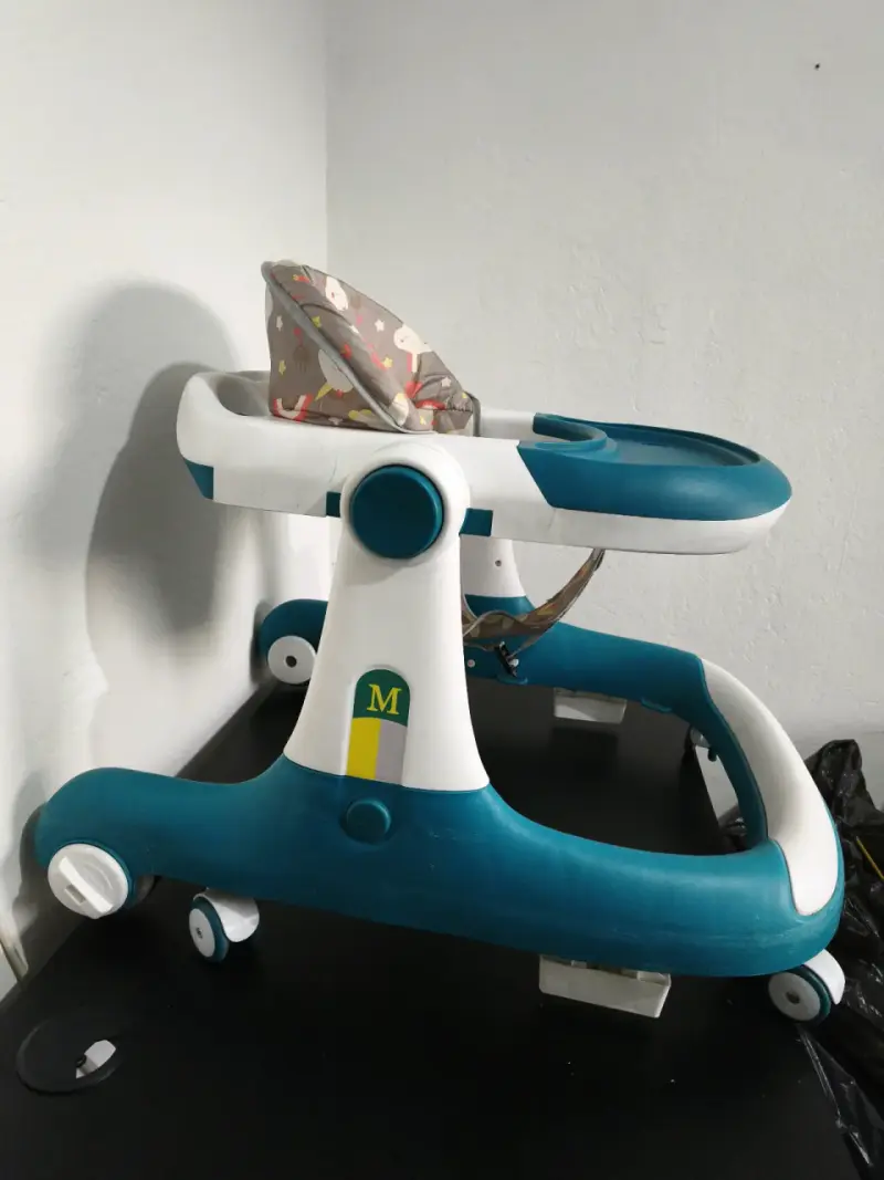 Andador de bebé con juguetes y respaldo ajustable - 5
