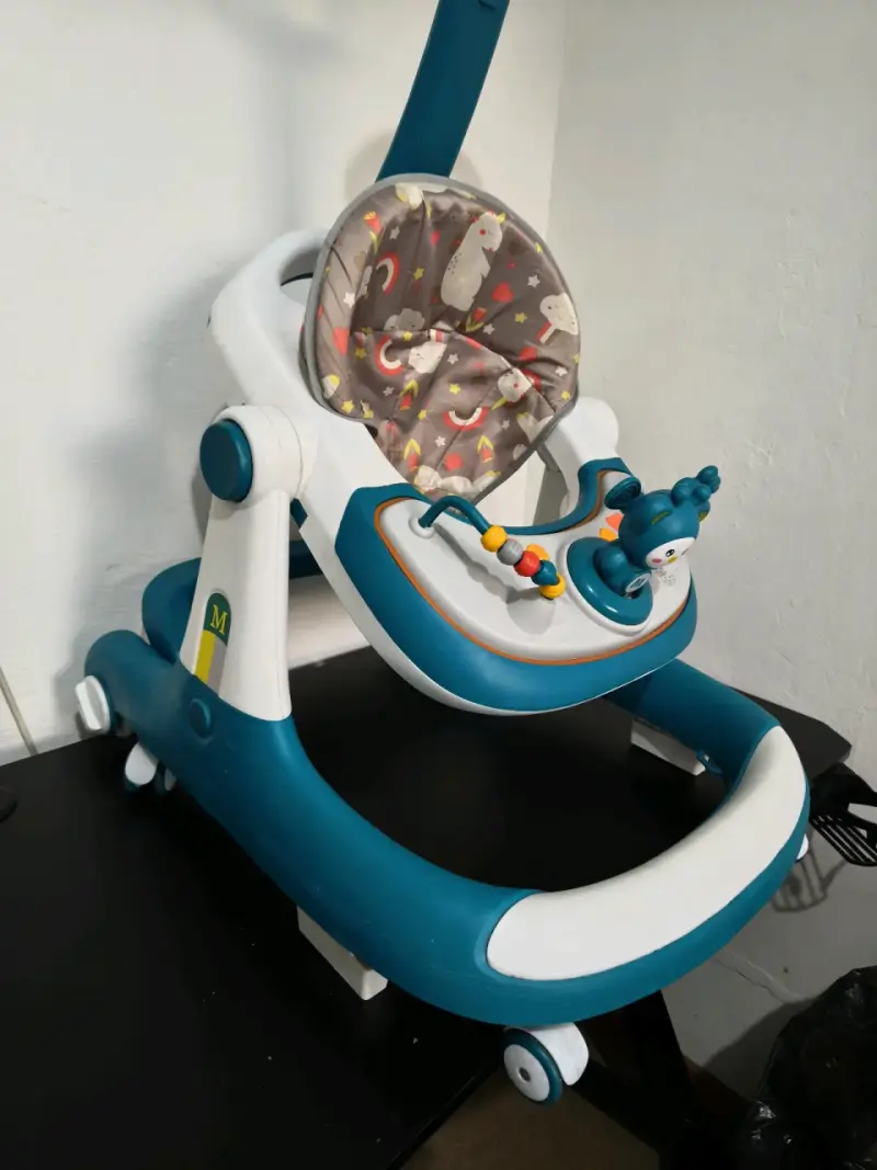 Andador de bebé con juguetes y respaldo ajustable - 6