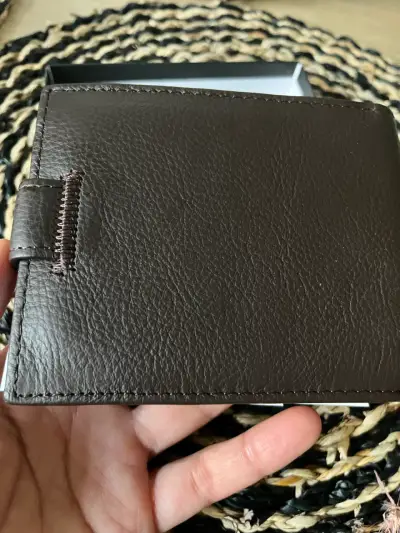 Billetera de cuero marrón con cierre nueva - miniatura 2