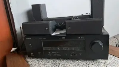 Sistema de sonido Yamaha HTR-5830 con altavoces - miniatura 1
