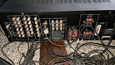 Sistema de sonido Yamaha HTR-5830 con altavoces - miniatura 4