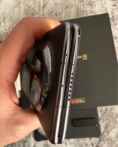 Huawei Mate X6 plegable con caja y accesorios - miniatura 4
