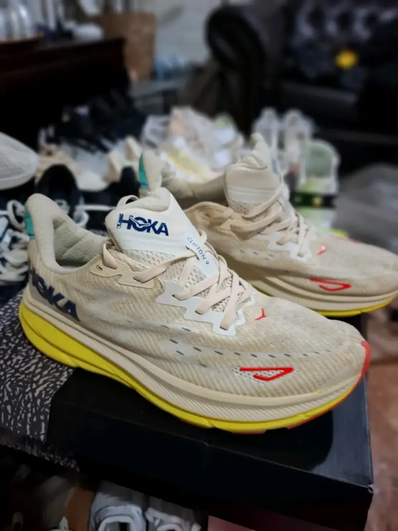 Zapatillas deportivas Hoka Clifton 9 beige