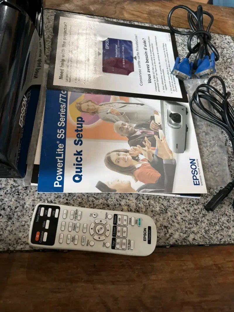Proyector Epson PowerLite S5 con 3LCD - 6