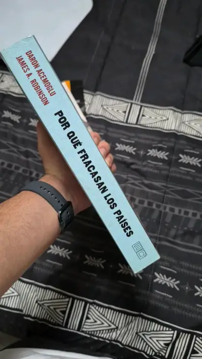 Libro 'Por Qué Fracasan Los Países' de Daron Acemoglu y James A. Robinson - miniatura 3