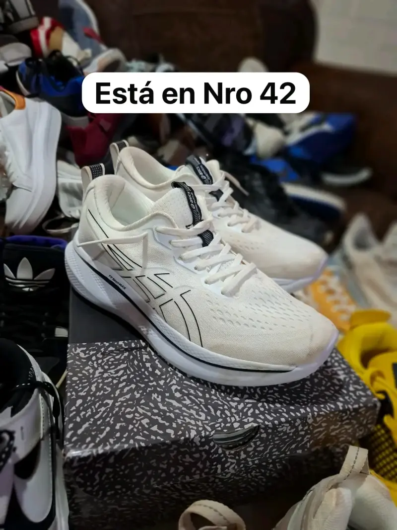 Zapatillas deportivas blancas talla 42