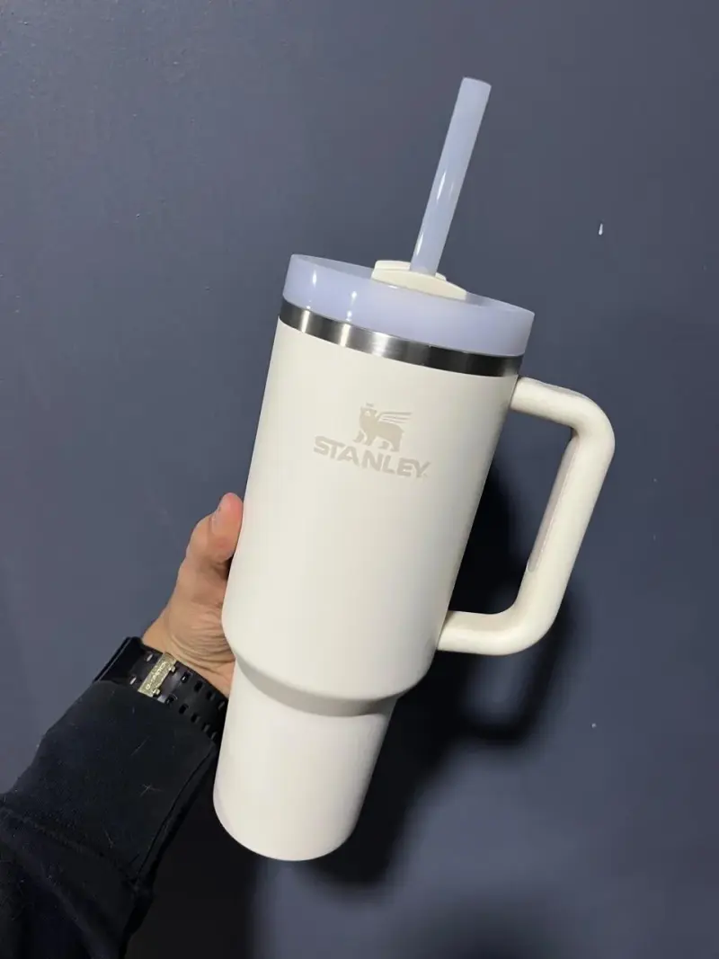 Vaso térmico Stanley blanco con tapa y bombilla - 1