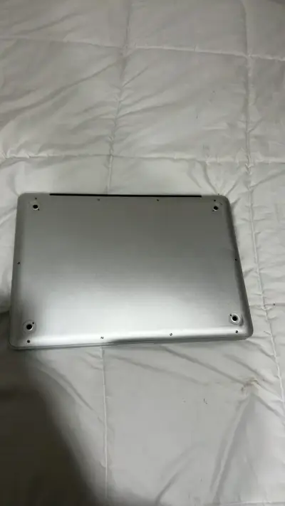 MacBook Pro usado con cargador incluido - miniatura 2