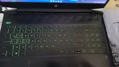 Laptop HP Pavilion 16 para gaming y productividad - miniatura 3