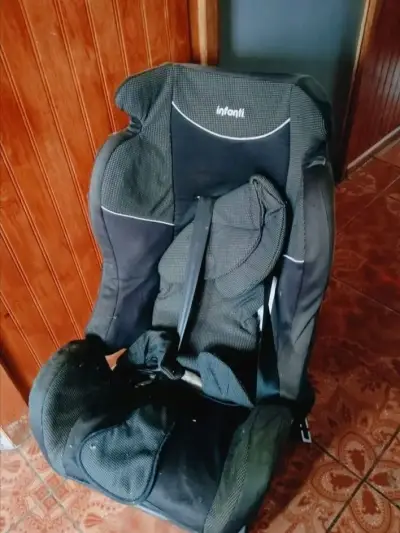 Silla de auto para bebé Infanti negra y cuna - miniatura 2