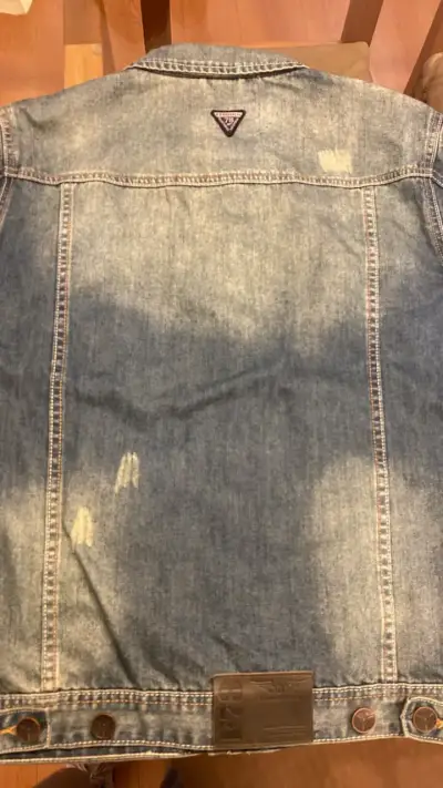 Chaqueta de mezclilla desgastada para hombre - miniatura 2