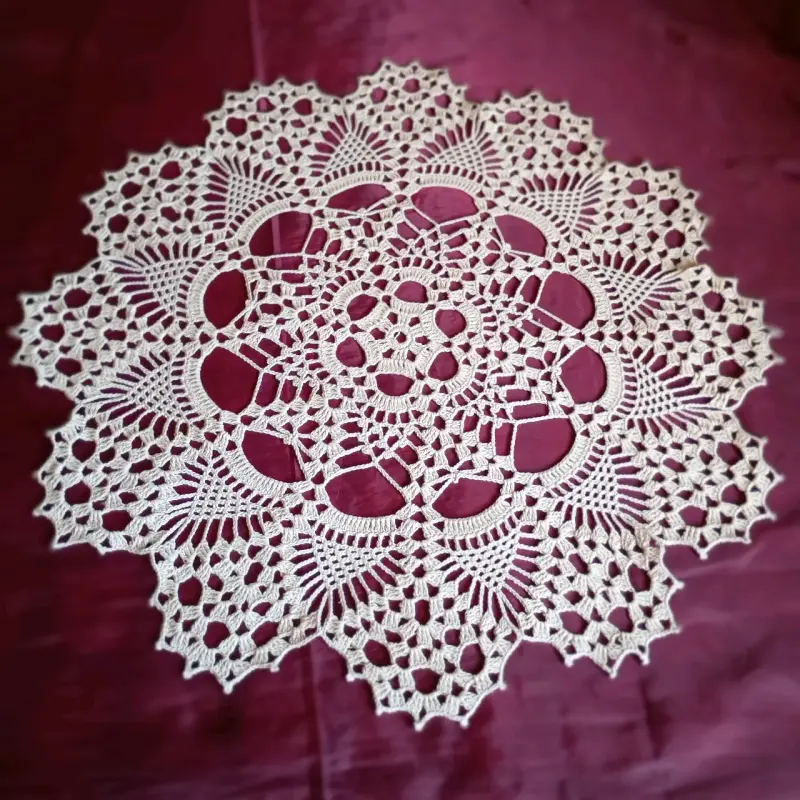 Hermoso tapete de crochet hecho a mano