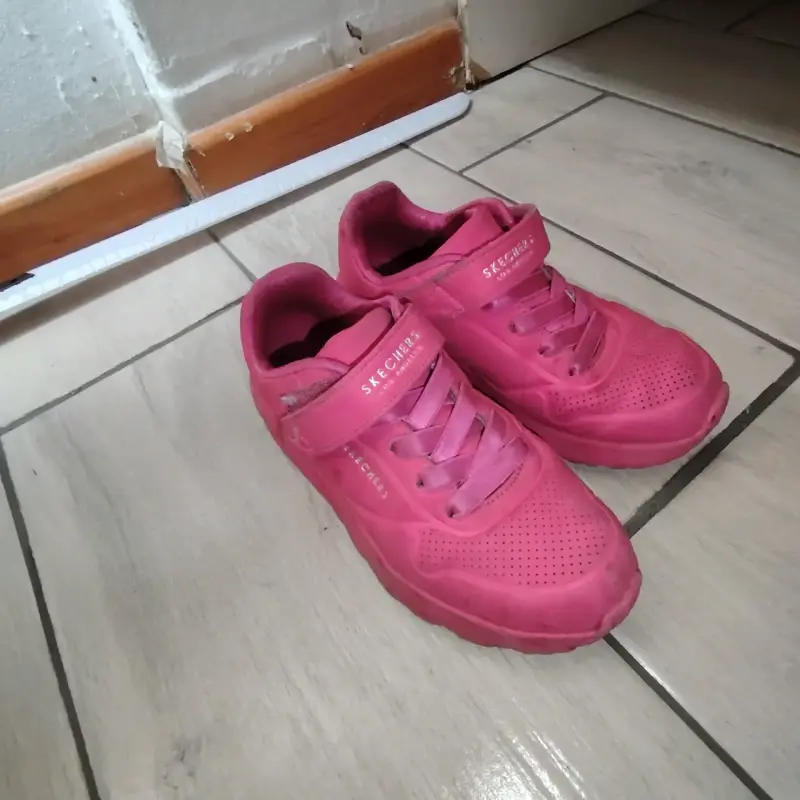 Zapatillas Skechers Niña Rosadas Con Velcro - 1