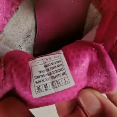 Zapatillas Skechers Niña Rosadas Con Velcro - miniatura 3