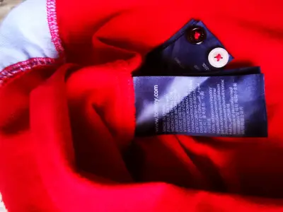 Polera Polo Roja Tommy Hilfiger Regular Fit - miniatura 3