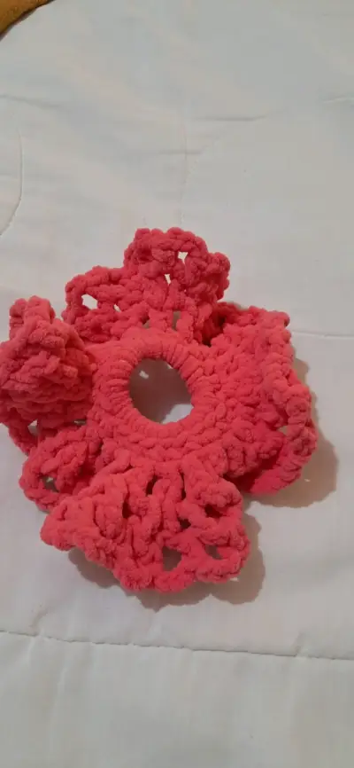 Colección de moños tejidos a crochet en colores vibrantes - miniatura 4