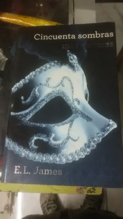 Libro Cincuenta Sombras Más Oscuras de E.L. James - miniatura 1