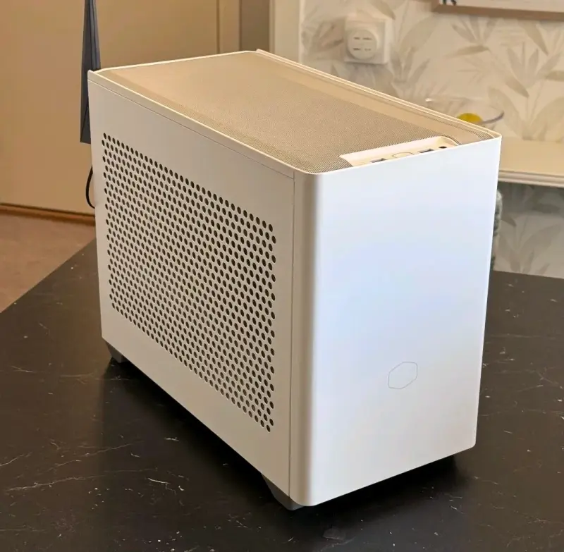 PC Gamer Compacto con Tarjeta Gráfica RTX - 1