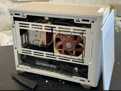 PC Gamer Compacto con Tarjeta Gráfica RTX - miniatura 3
