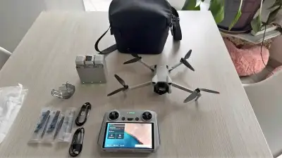 Drone DJI Mini 3 Pro con Control Remoto - miniatura 1