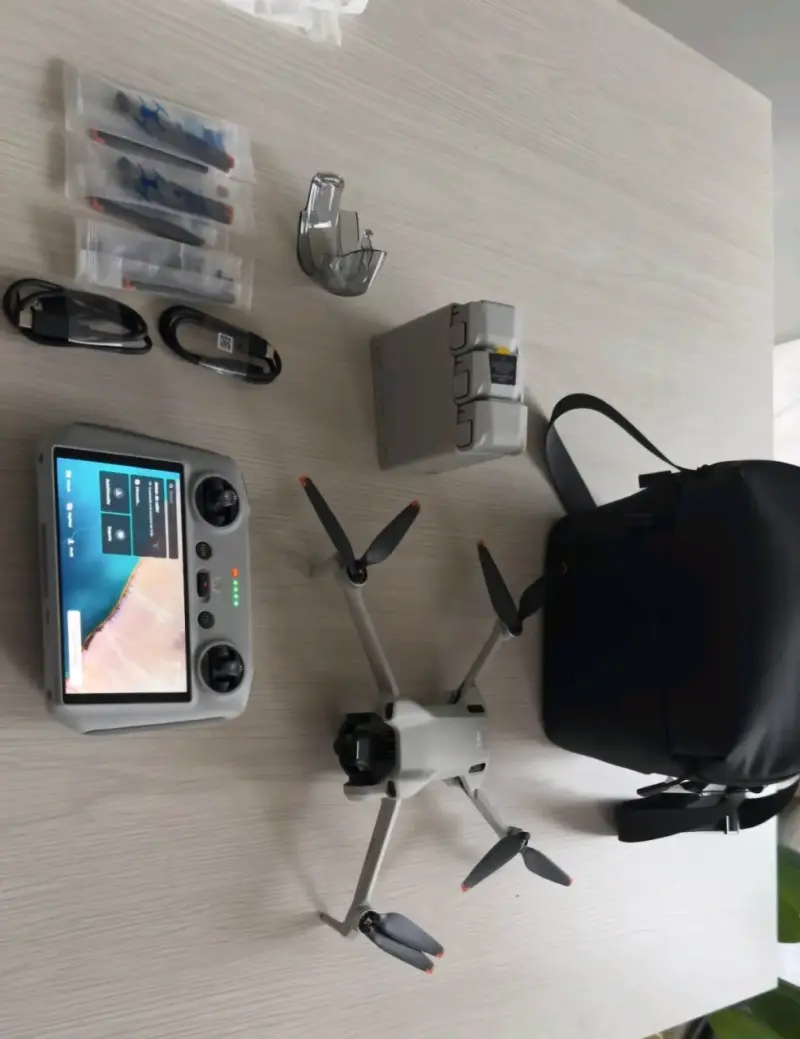 Drone DJI Mini 3 Pro con Control Remoto - 2