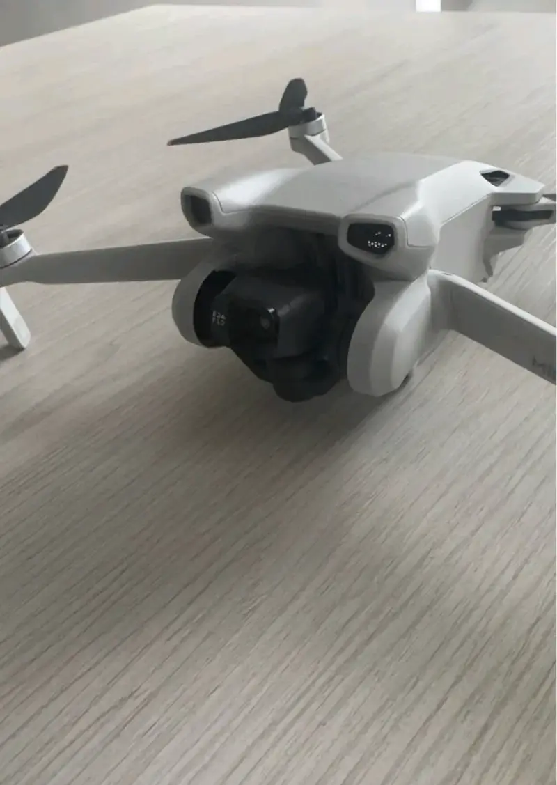 Drone DJI Mini 3 Pro con Control Remoto - 4