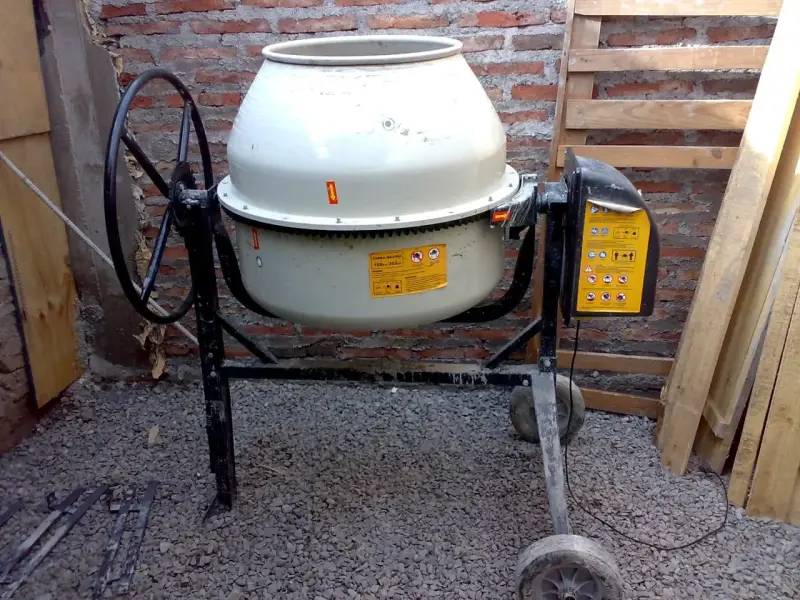 Mezcladora de Concreto Bauker 210L 850W - 4
