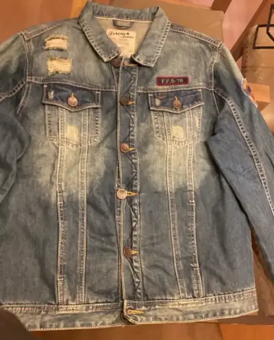 Chaqueta de mezclilla desgastada para hombre - miniatura 1