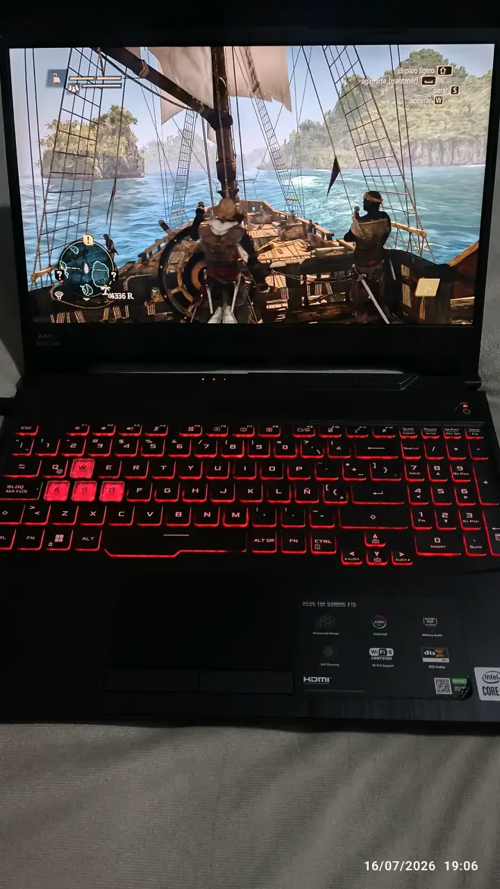 Laptop ASUS TUF Gaming F15 con teclado retroiluminado - 1