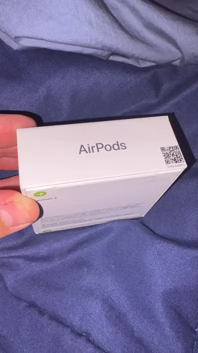 Audífonos Inalámbricos AirPods 4 Blancos - miniatura 2