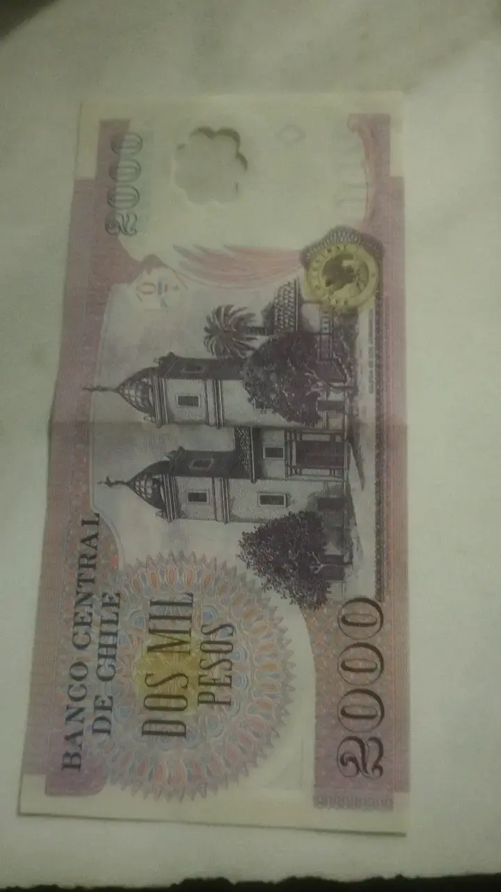 Billete de 2000 pesos chilenos en buen estado - 2