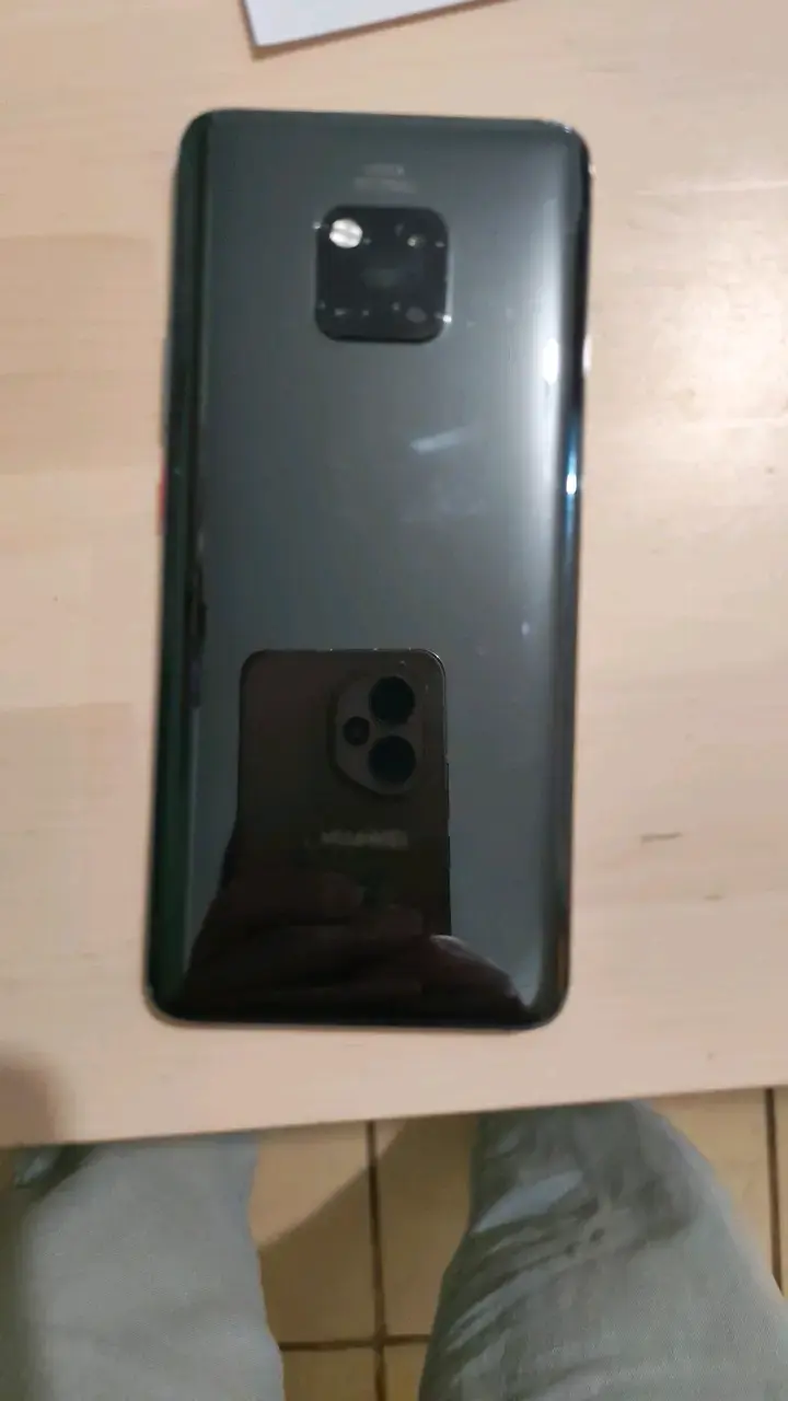 Smartphone Huawei Mate 20 Pro en buen estado - 1
