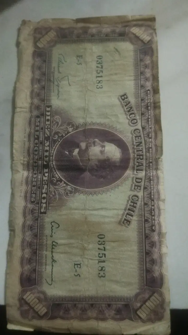 Billete antiguo de 10,000 pesos chilenos - 1