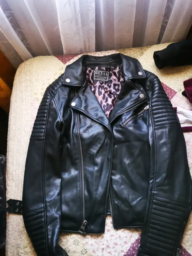 Chaqueta de cuero negra Guess para mujer - 1
