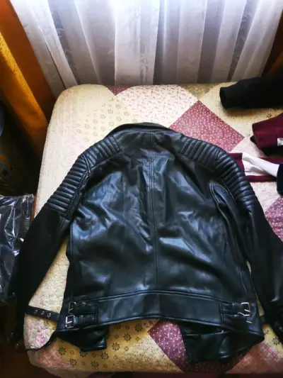 Chaqueta de cuero negra Guess para mujer - miniatura 3