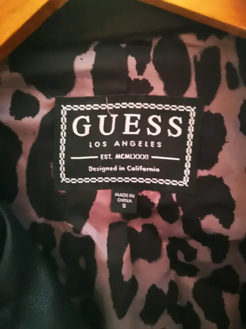 Chaqueta de cuero negra Guess para mujer - 4