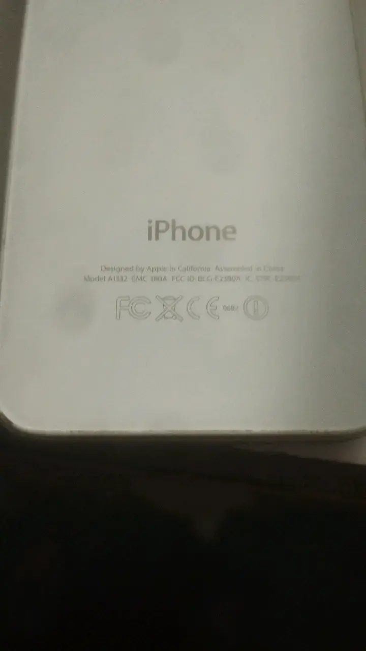 iPhone Modelo 1332 blanco en buen estado - 3