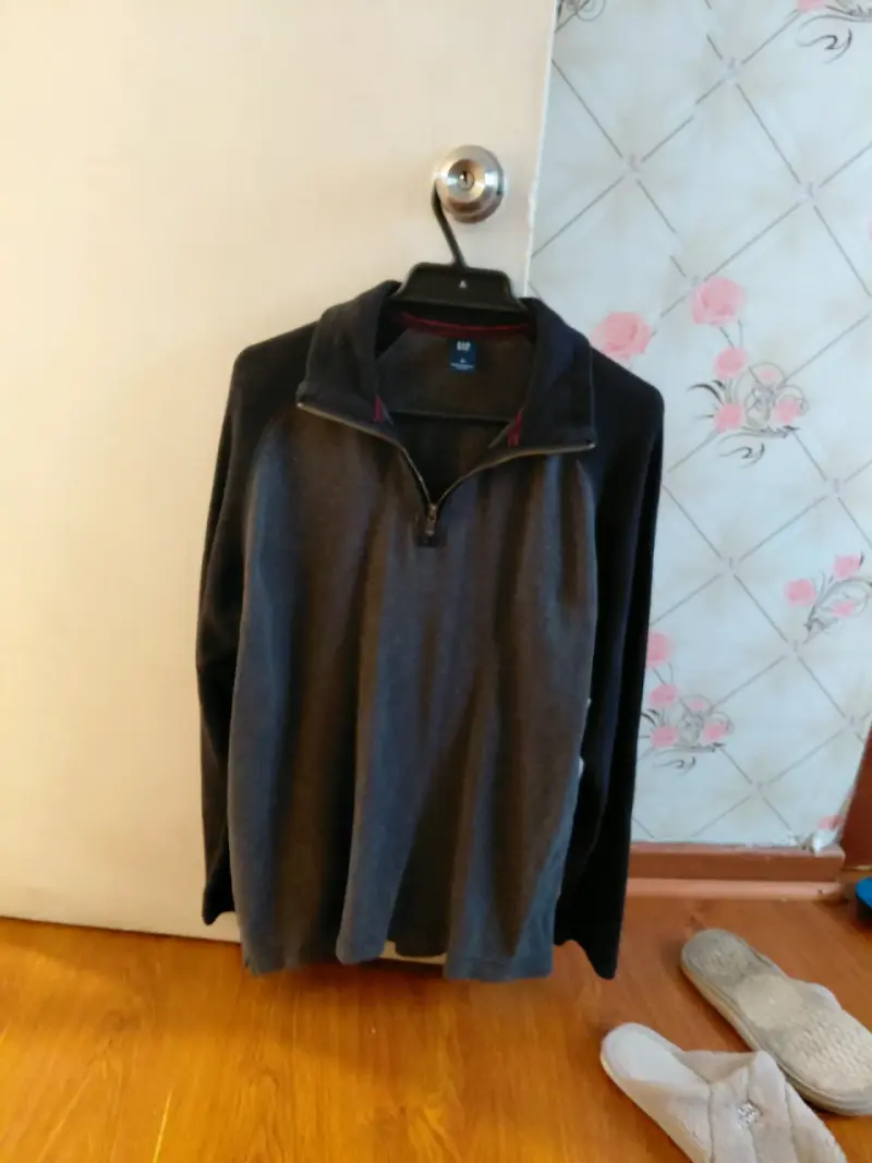 Polerón gris con cierre GAP para hombre - 3