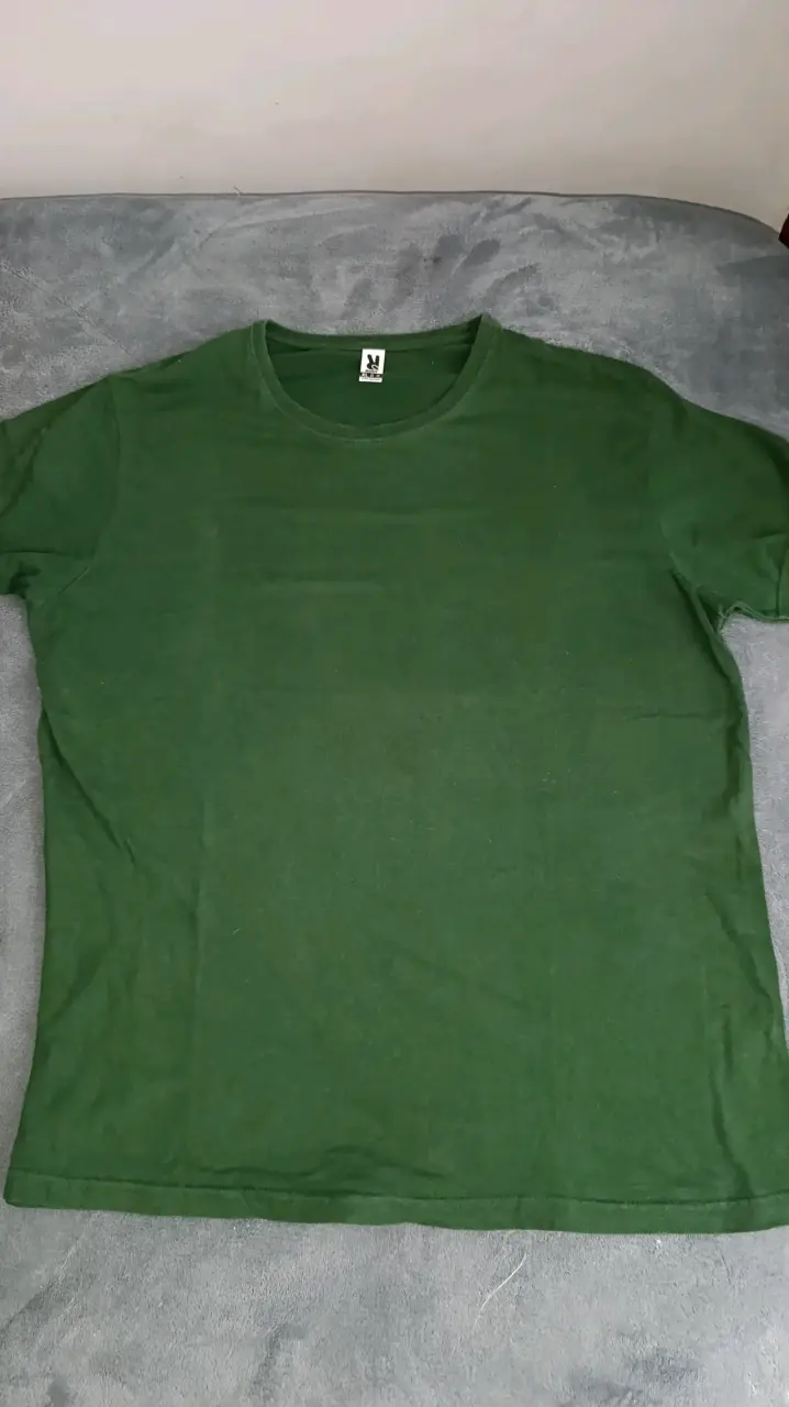 Polera verde unisex de algodón - 1