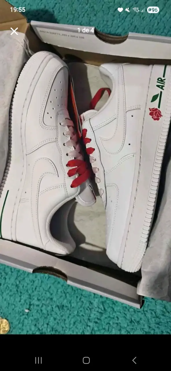 Zapatillas Nike Air Force 1 Blancas con Detalles Rojos - 2