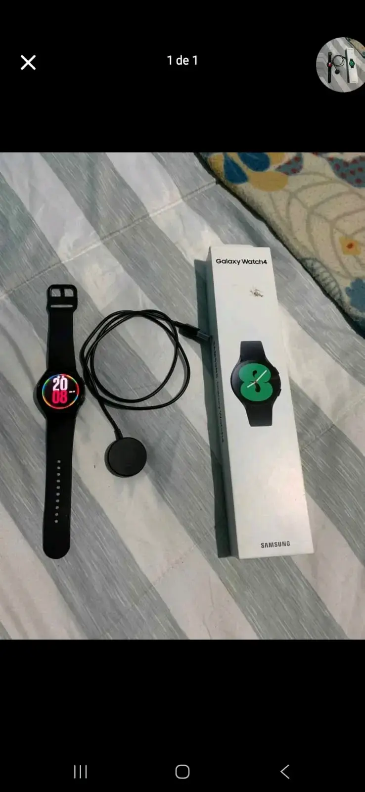 Samsung Galaxy Watch4 con cargador