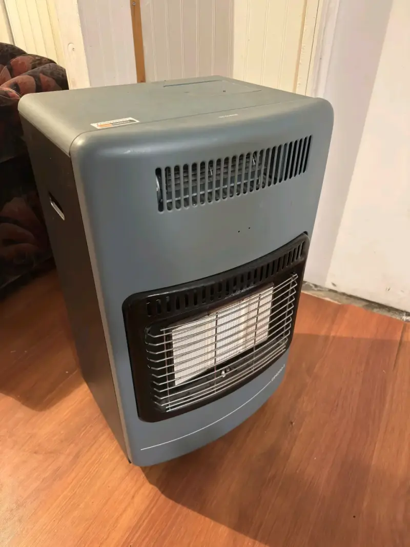 Estufa a gas con ventilador - 1