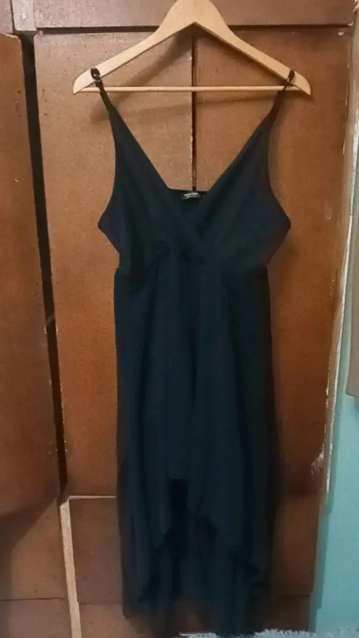 Vestido largo negro elegante para mujer - 1