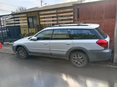 Subaru Outback 2005 en buen estado - miniatura 6