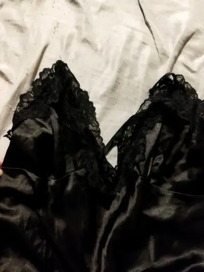 Camisón negro de encaje para mujer - miniatura 2