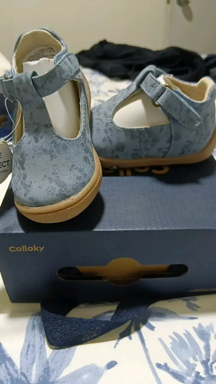 Zapatos de bebé celeste Colloky con velcro - 2