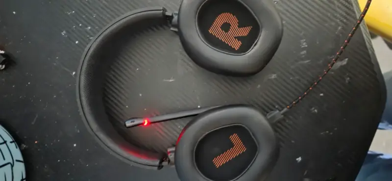 Auriculares JBL quamtum 400 - 2