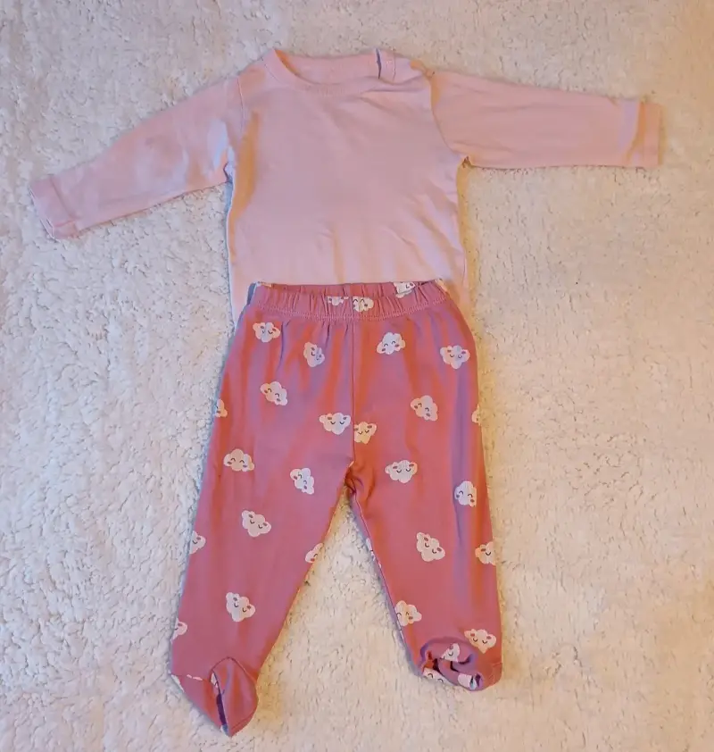Conjuntos de ropa para bebé en tonos rosados - 1