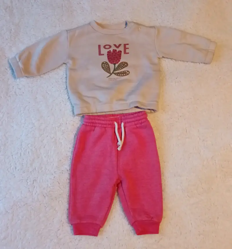 Conjuntos de ropa para bebé en tonos rosados - 2