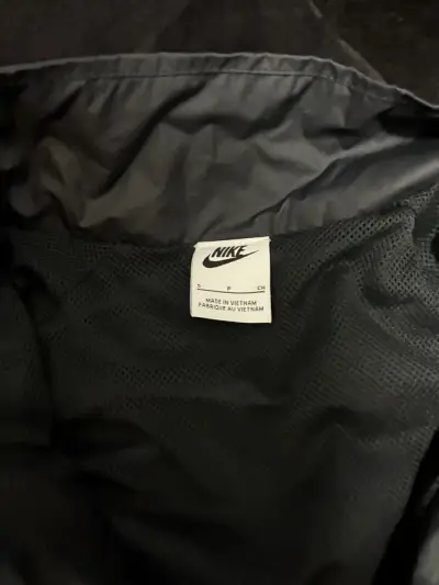 Cortaviento Nike Air Negro para Hombre - miniatura 2